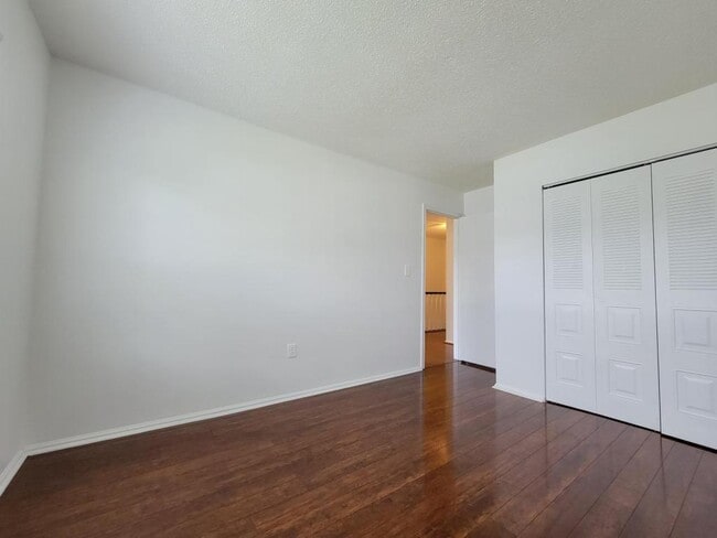 Building Photo - 515 Sheffield Ct