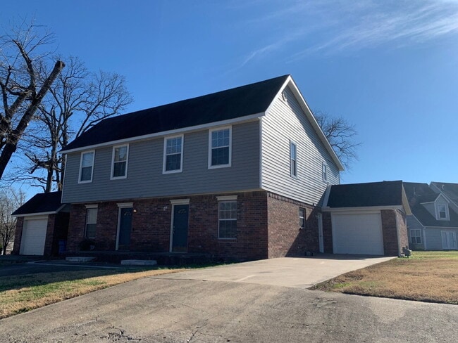 Building Photo - 503 Cammellia Dr Unit B