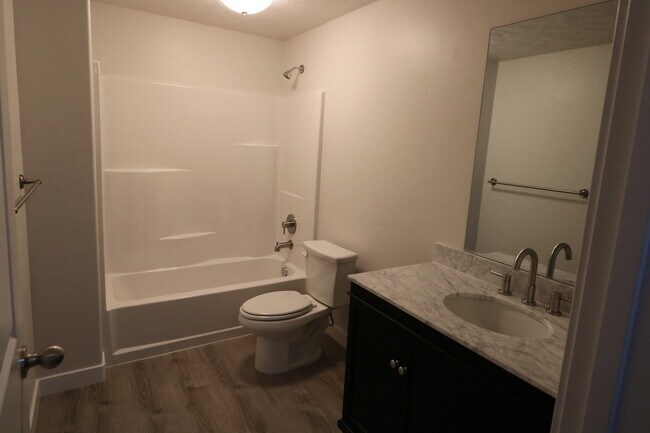 Building Photo - Large 5 Bed 3.5 Bath Home in Lehi Utah!