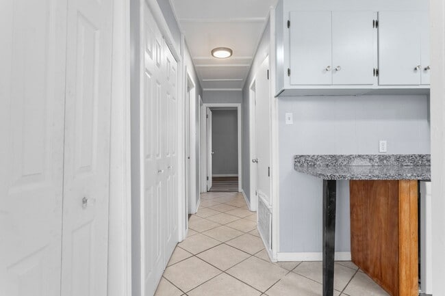 Building Photo - Charming 3-Bedroom Home in the Heart of Ocean Springs!