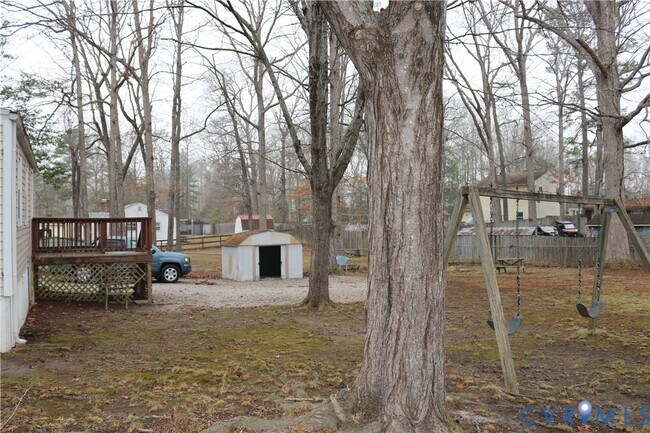 Building Photo - 9906 Family Ln