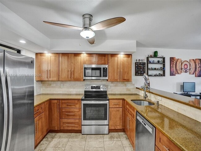 Building Photo - 2304 S Cypress Bend Dr