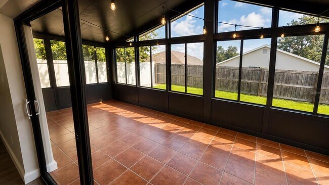 Building Photo - 1712 Erin Brooke Dr