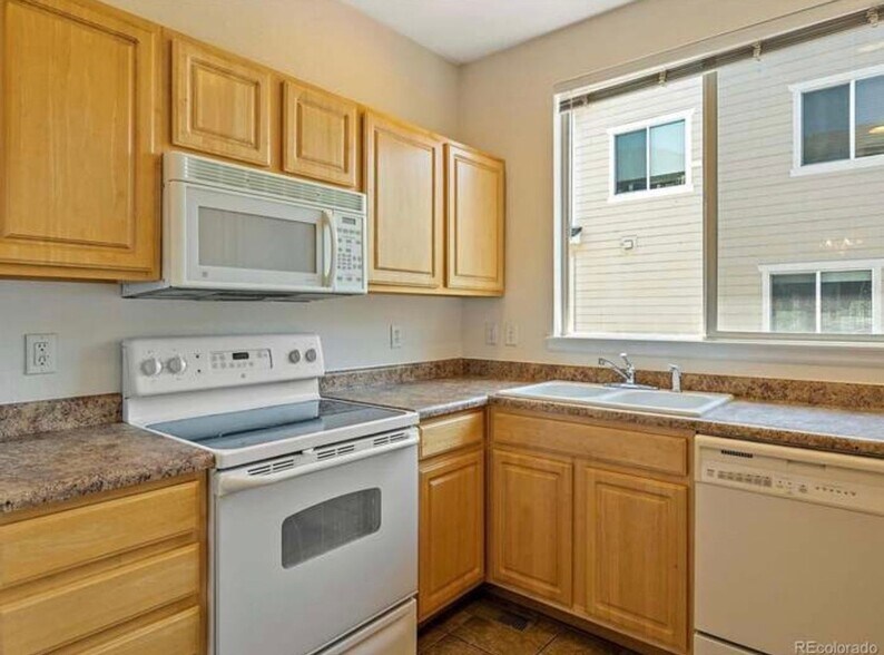 Building Photo - 11250 Florence St