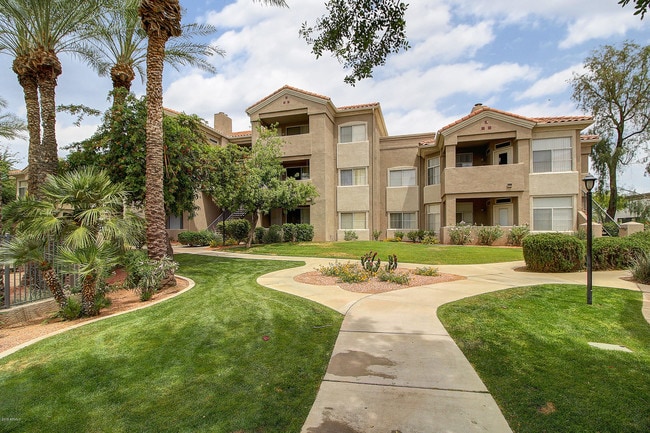 Building Photo - 3830 E Lakewood Parkway East