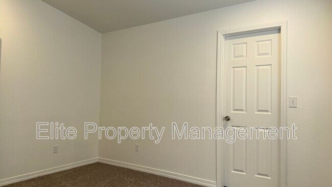Building Photo - 175 S Stardust Ct