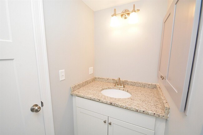 Building Photo - 53 1st NH Turnpike