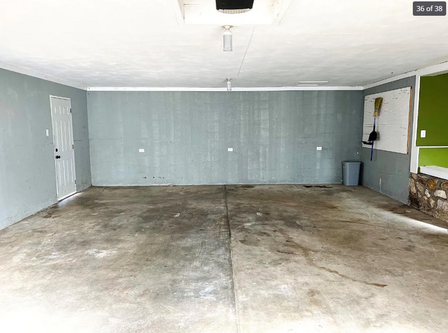 Building Photo - 523 S Washington St