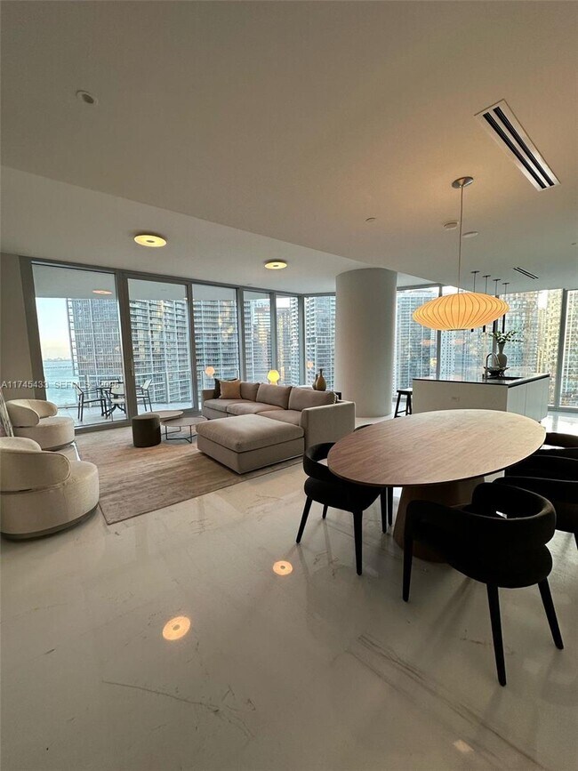 Building Photo - 300 Biscayne Blvd Way