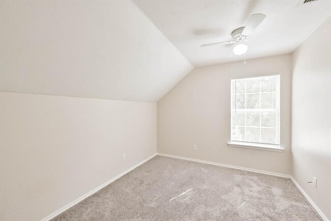 Building Photo - 510 Kings Way Dr