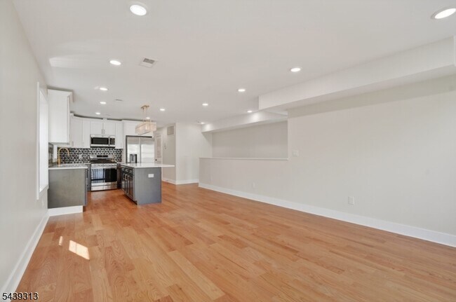 Building Photo - 747 S 11th St