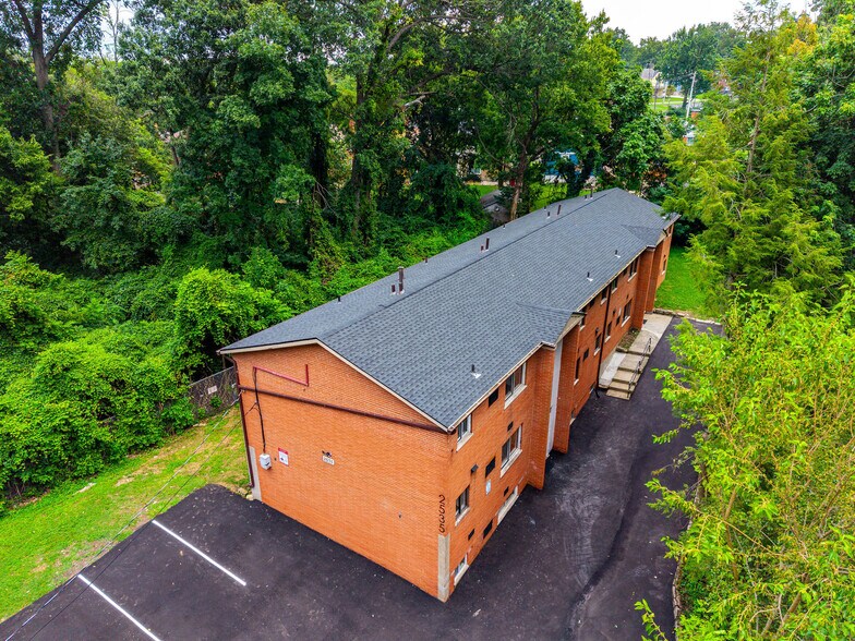 Building Photo - 2535 Lysle Ln