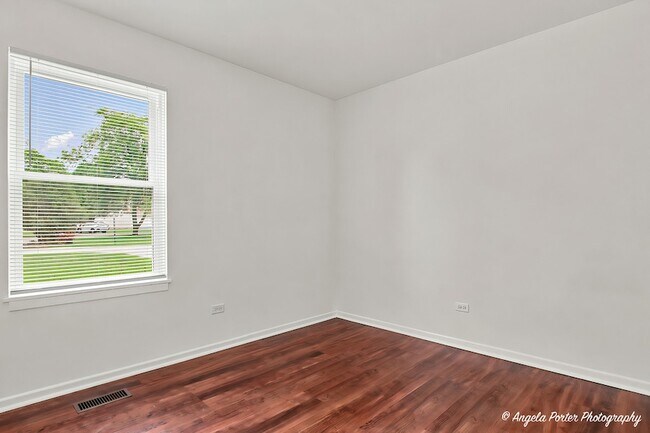 Building Photo - 3287 Medford Ct
