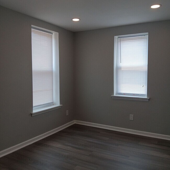 Building Photo - 2036 N Gratz St
