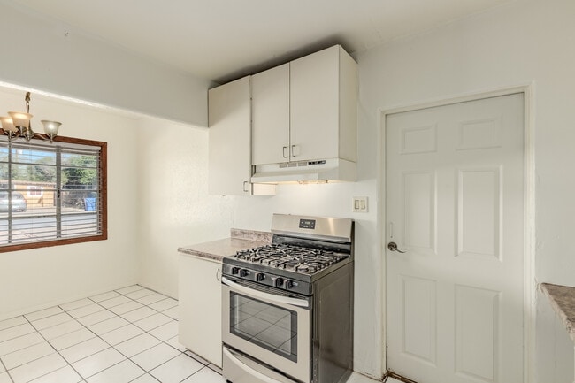 Building Photo - 2823 W Keim Dr