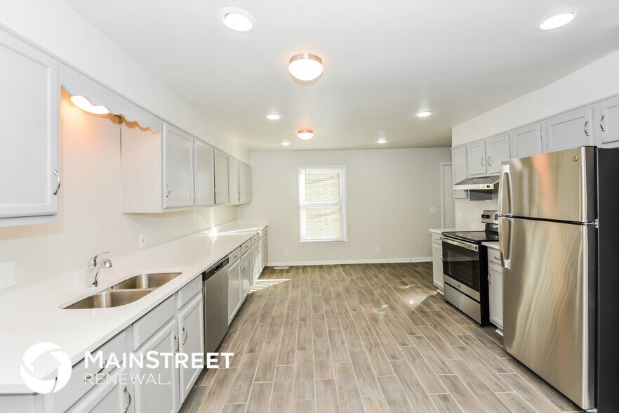 Building Photo - 4044 Elizabeth Dr