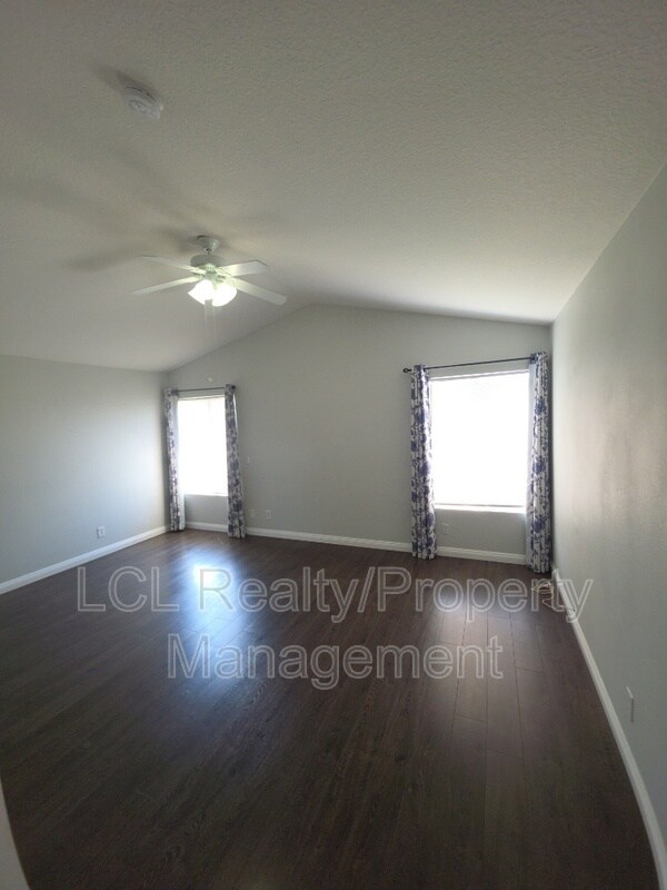 Building Photo - 24099 Golden Pheasant Ln
