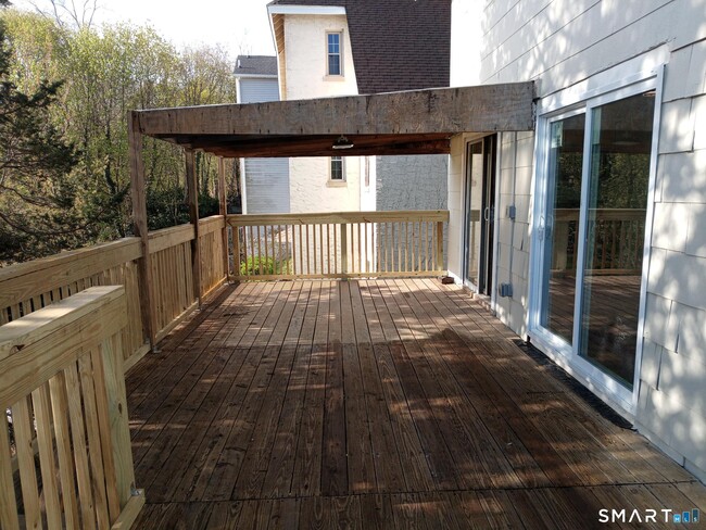 Building Photo - 105 Hillside Ave