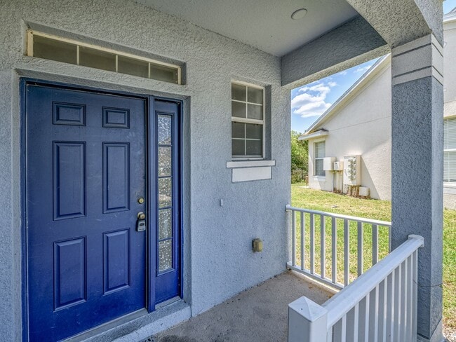 Building Photo - Riverview Townhome