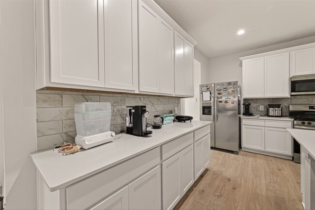 Building Photo - 30518 White Cliff Ct
