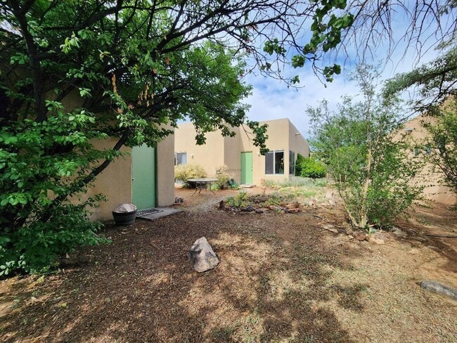 Building Photo - 4028 Paseo del Sol