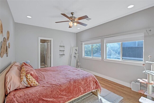 Building Photo - 3309 Thomas Kincheon St