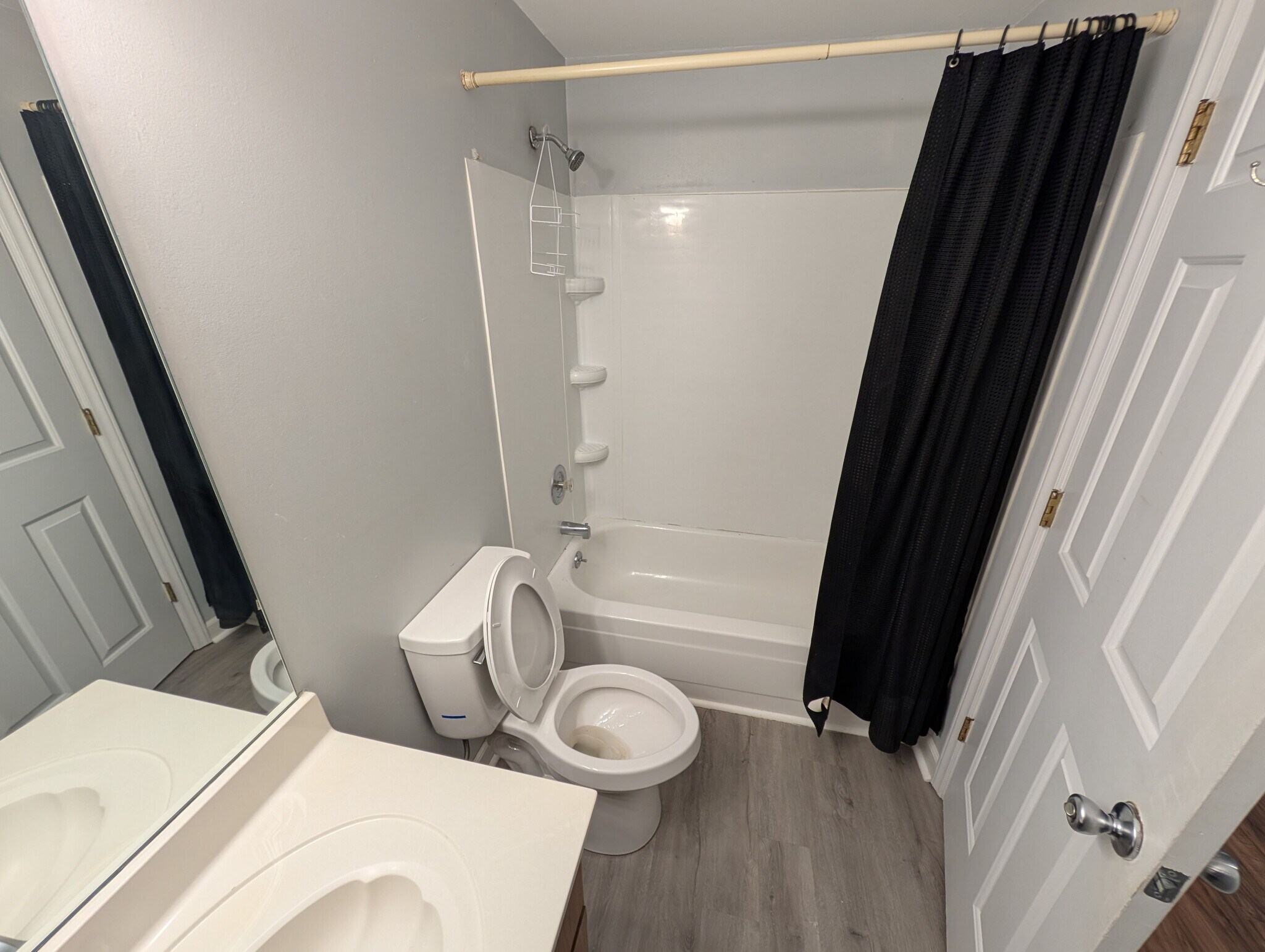 Building Photo - Room in House on Flint Glenn Ln