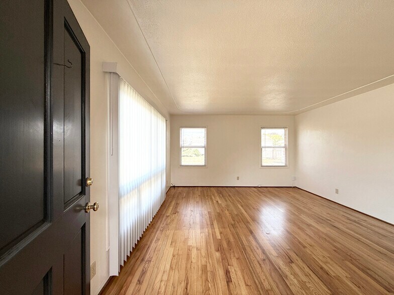 Building Photo - 1116 Henderson St