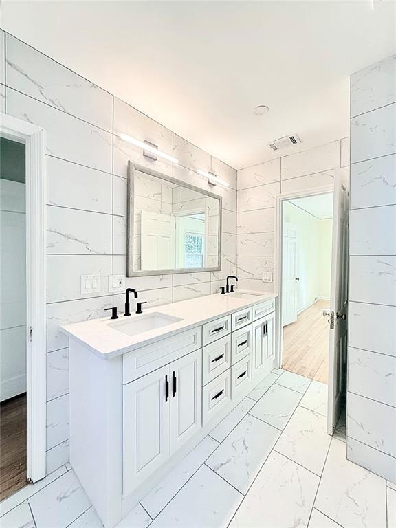 Building Photo - 200 W Paces Ferry Rd NW