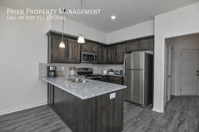 Building Photo - 3246 N 103rd Pl