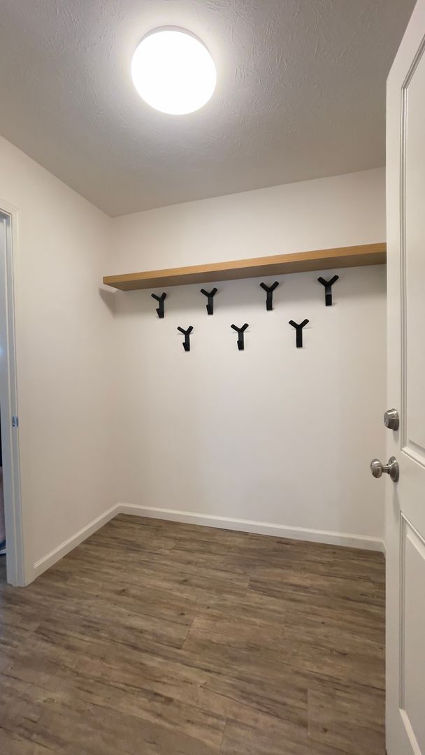 Building Photo - Hawthorne Lake…3 Bedroom 2 Bath