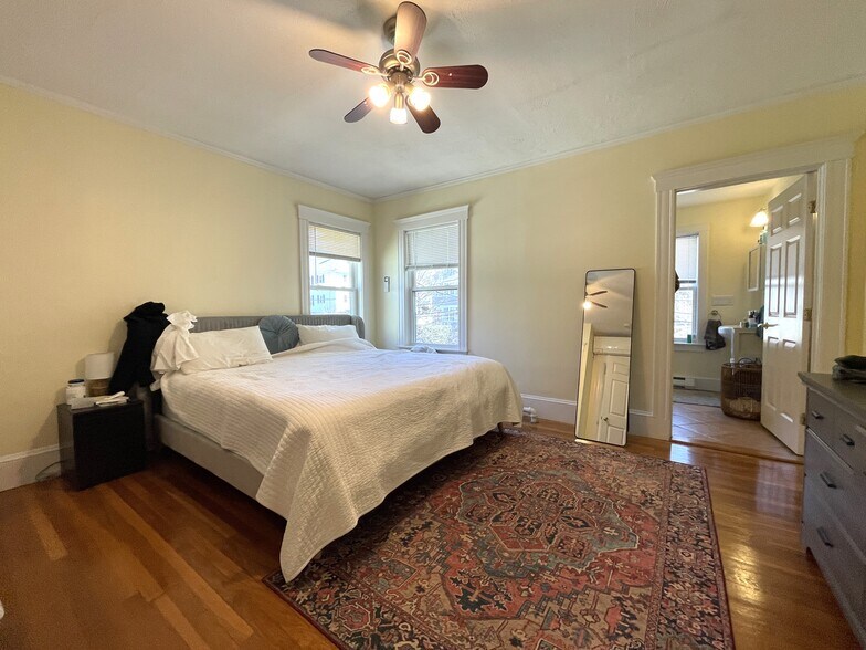 Building Photo - 15 Westbourne Rd