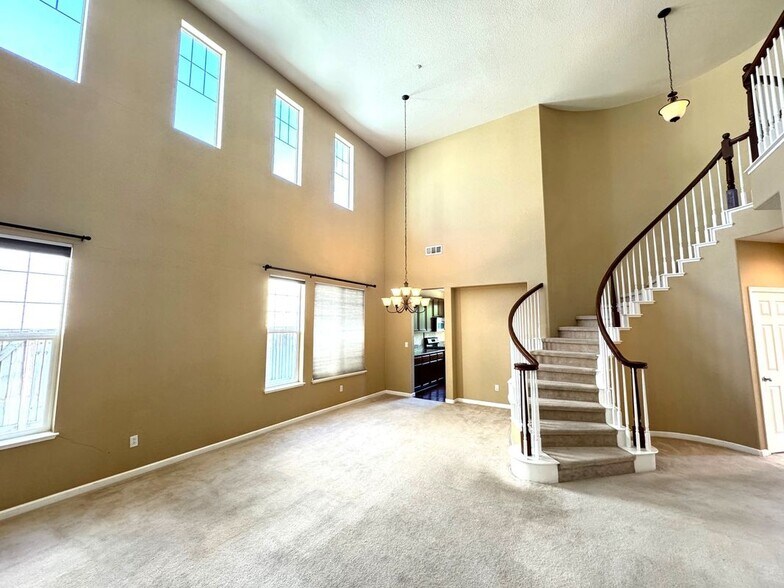 Building Photo - 1669 Marina Way