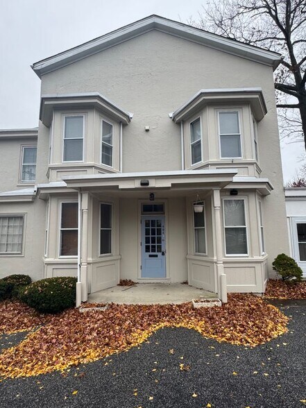 Primary Photo - 404 W State St