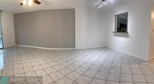 Building Photo - 404 NW 68th Ave
