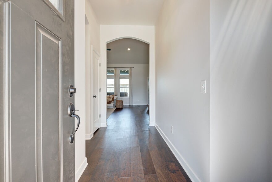 Entry - 817 Scully Rd