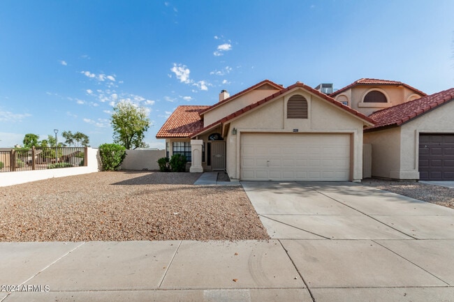 Building Photo - 4453 E Wildwood Dr