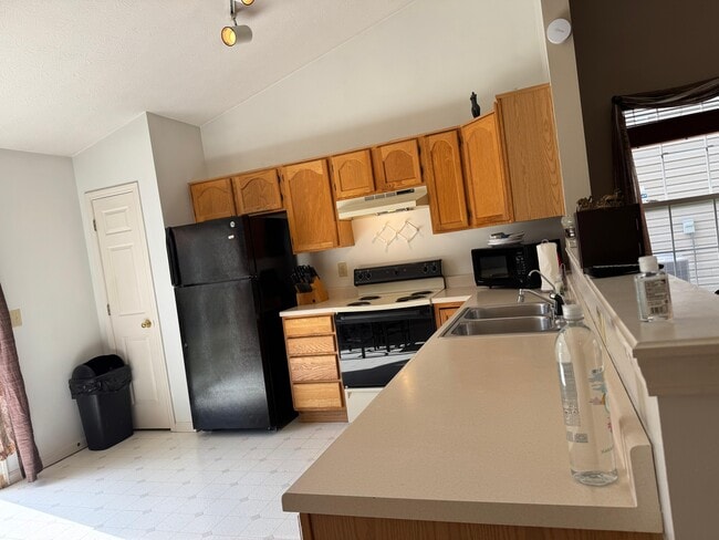 Building Photo - 5731 Blackley Ln