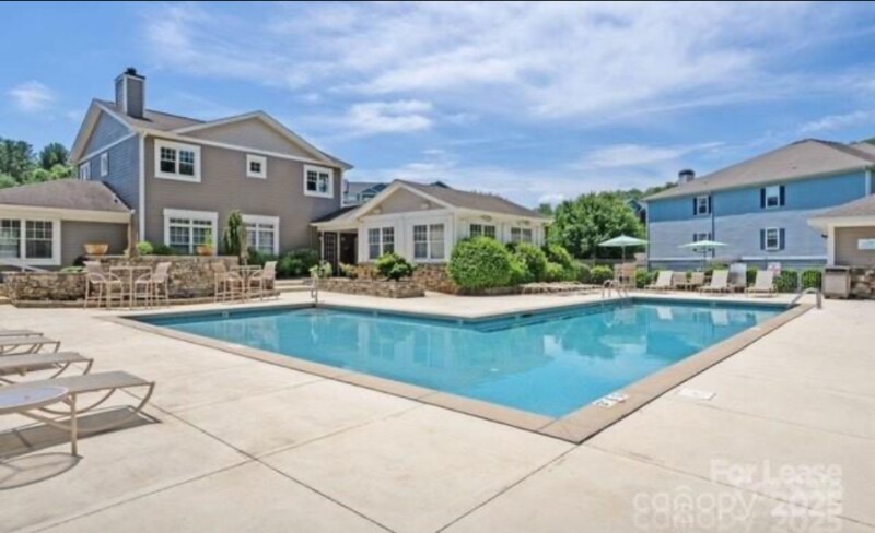 Building Photo - 300 Vista Lake Dr