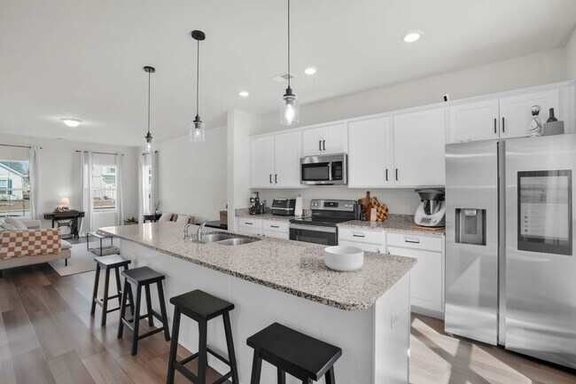 Building Photo - Bright & Welcoming 5-Bedroom Home in Richmond Hill, GA