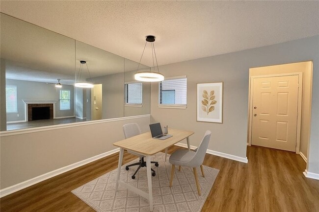 Building Photo - 1605 Huntingdon Chase