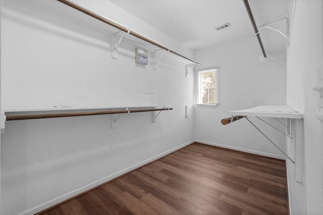 Building Photo - 511 Cypresswood Knoll