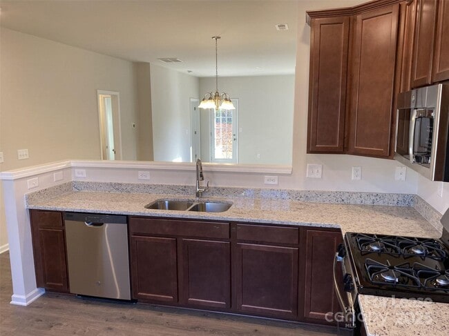 Building Photo - 7418 Sienna Heights Pl