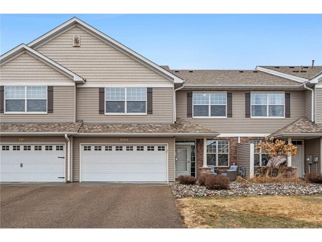 Building Photo - 2504 Country View Dr