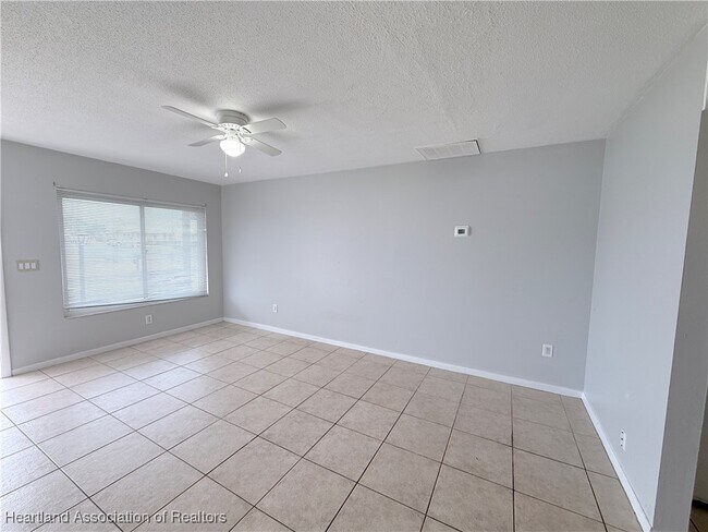 Building Photo - 3001 Villa Rd