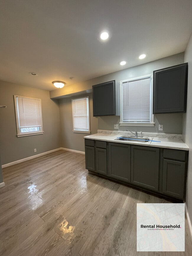 Building Photo - 19676 Kingsville St