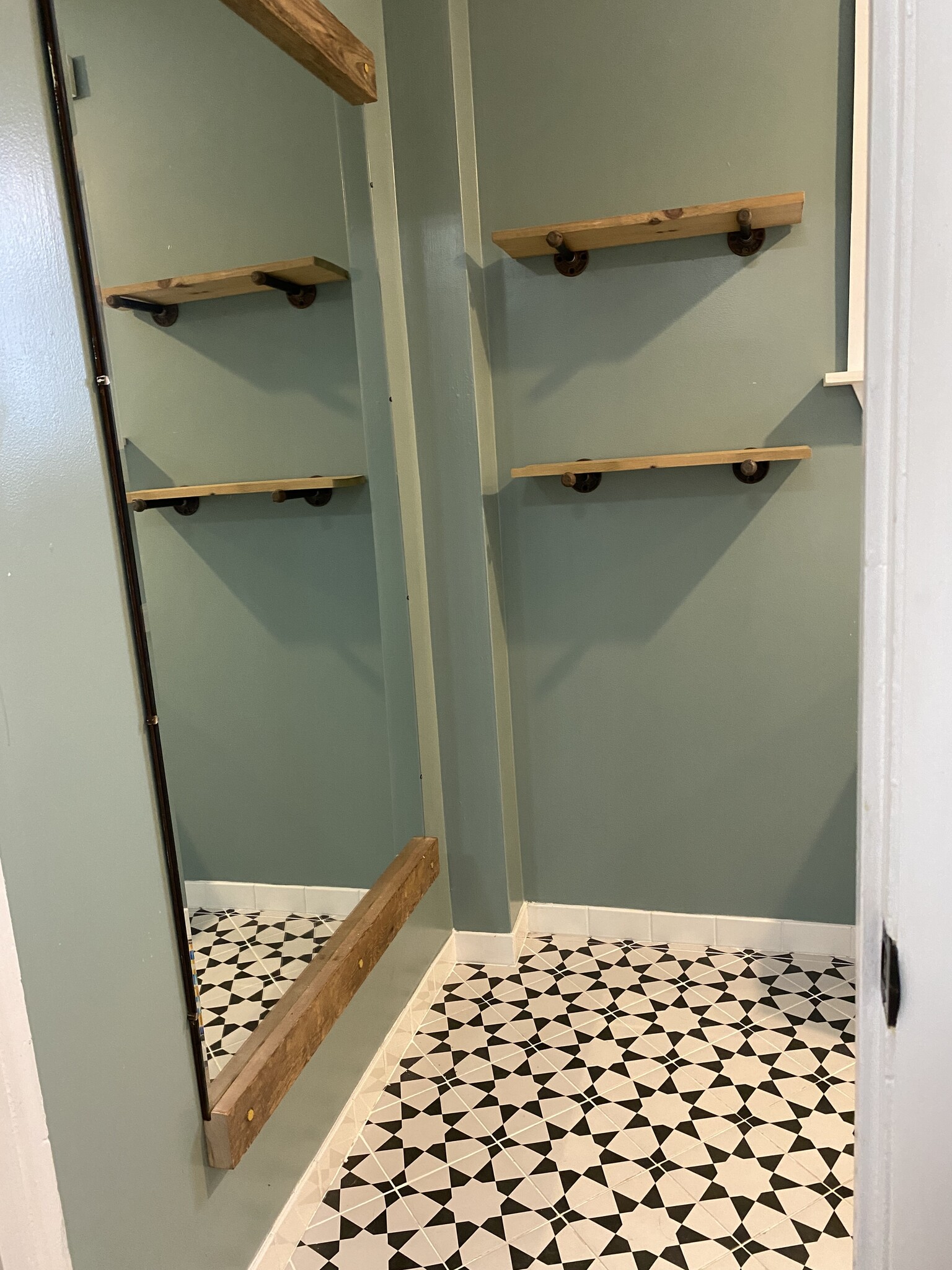 Bathroom - 39 E Main St