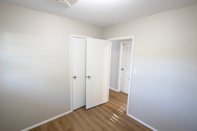 Building Photo - 10523 Baker Pl