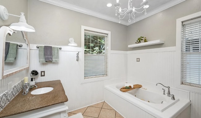 Building Photo - Charming updated 1920s 3BD 3BA