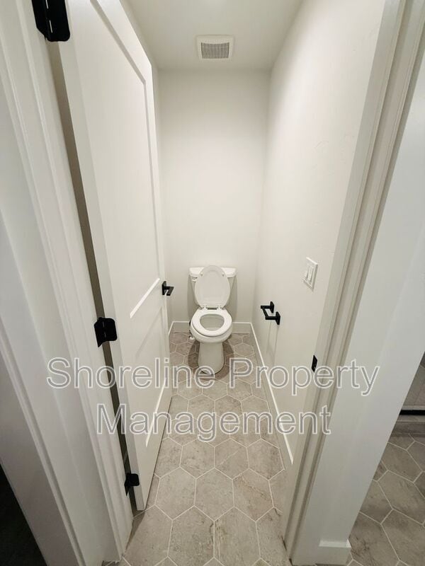 Building Photo - 2009 Freya Ct